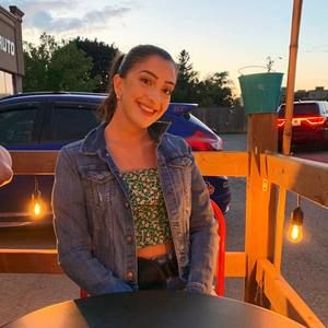 Meet your Posher, Niki